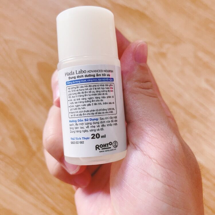 Dung dịch Hadalabo dưỡng trắng da chai dùng thử 20ml