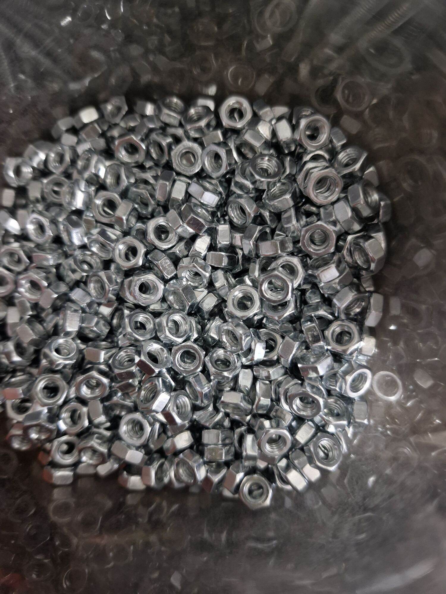 1kg con tán,đai ốc sắt xi