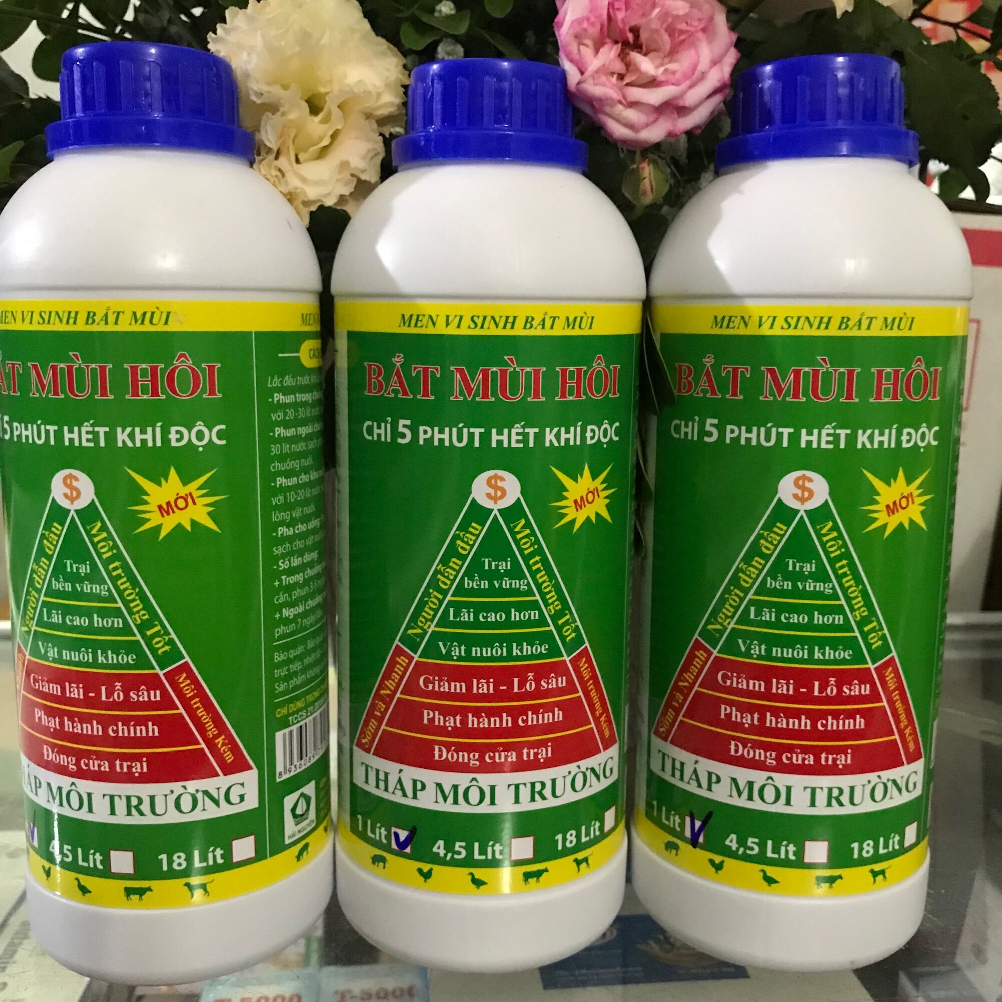 Phun bắt mùi hôi chuồng trại chai 1L