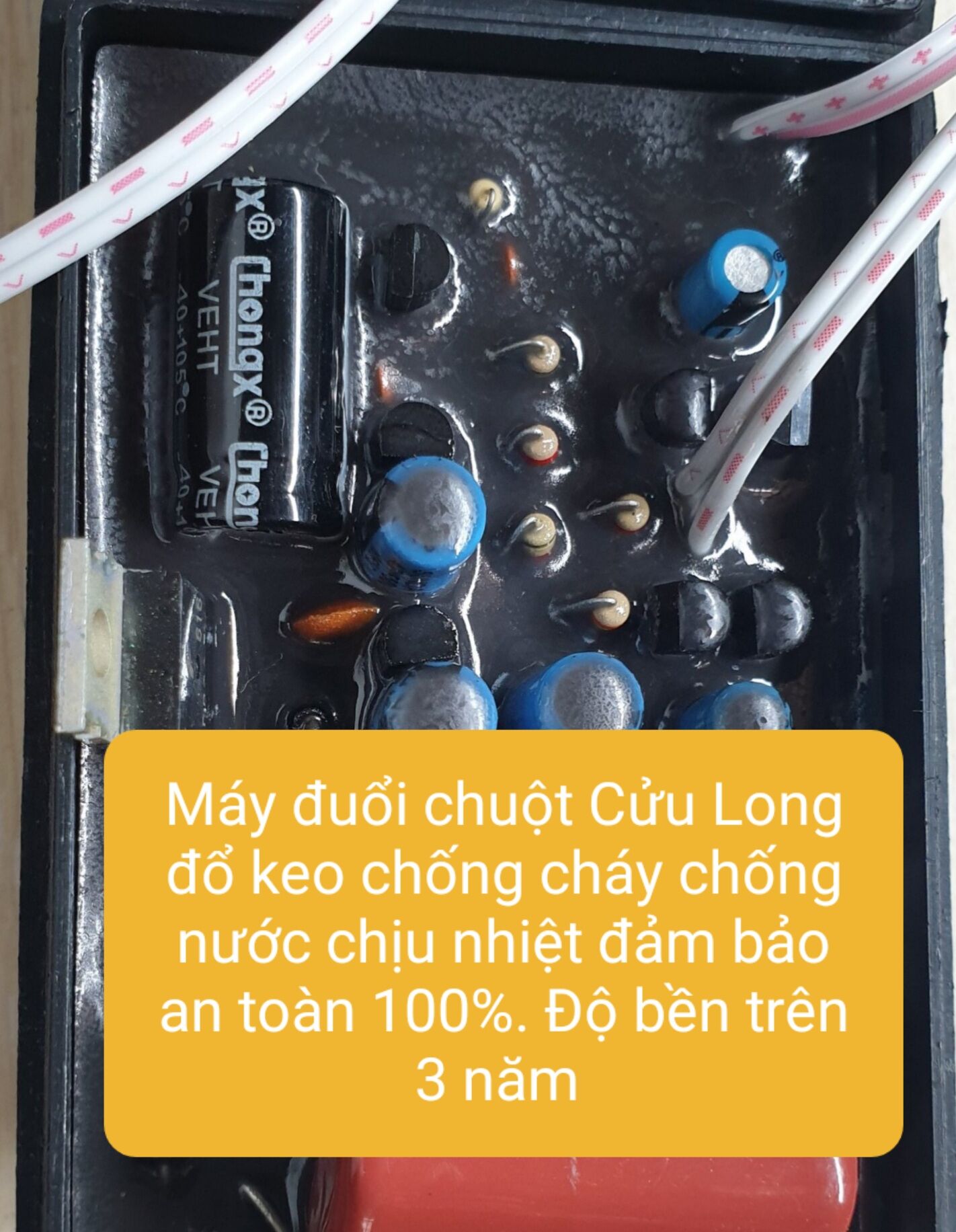 Máy Đuổi Chuột Muỗi Gián 3 trong 1
