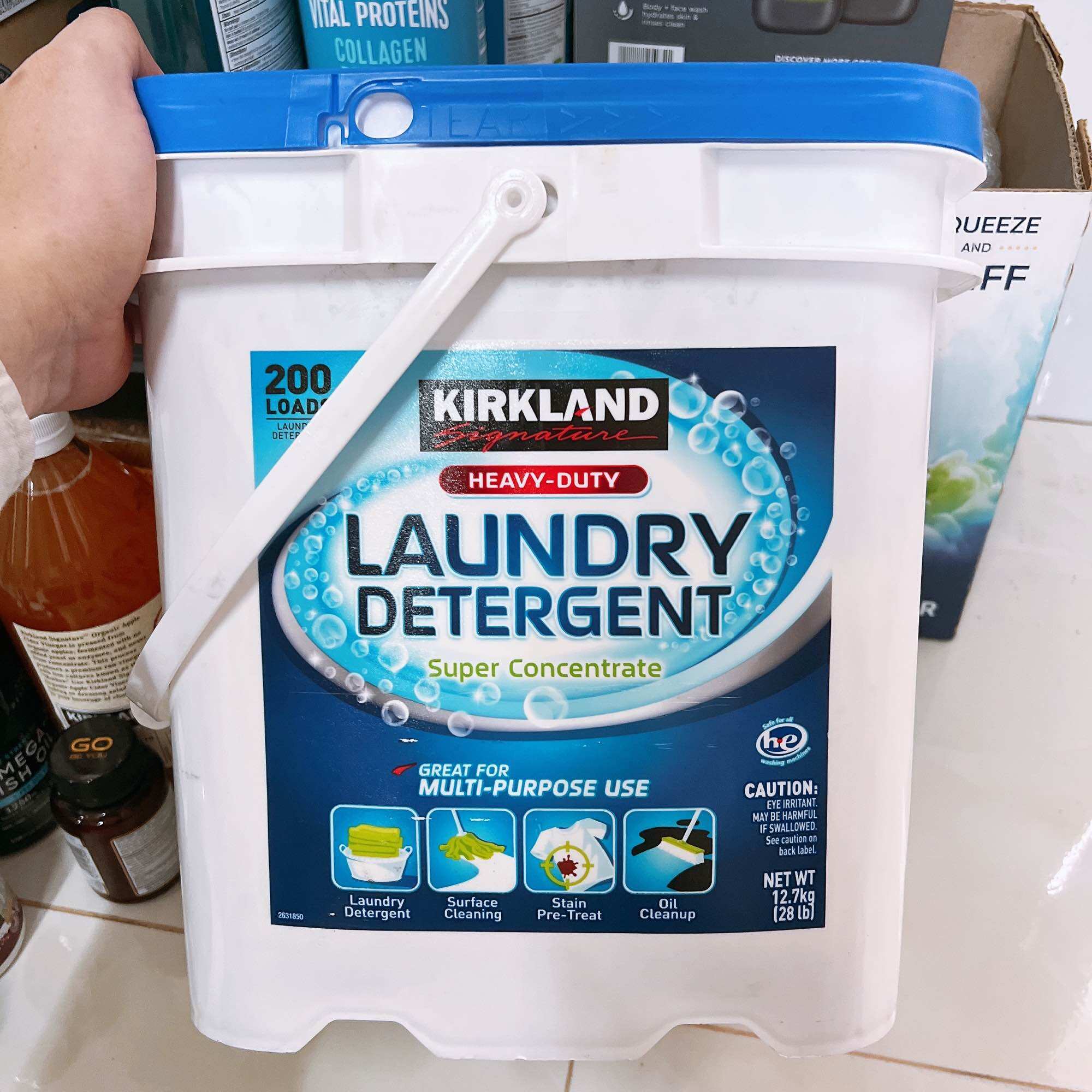 Bột giặt Kirkland Signature Laundry Detergent 12.7 kg Mỹ.