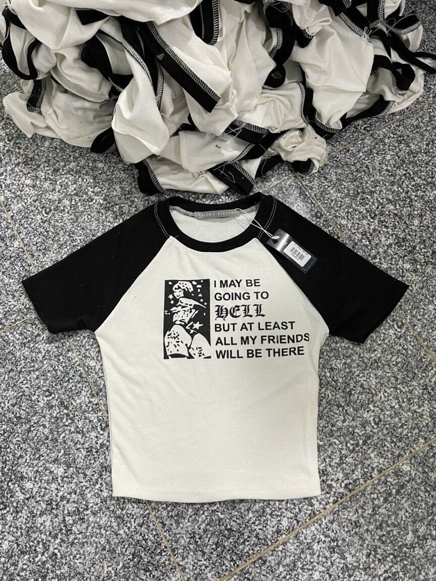 Áo croptop tay ngắn HELL XINH UN