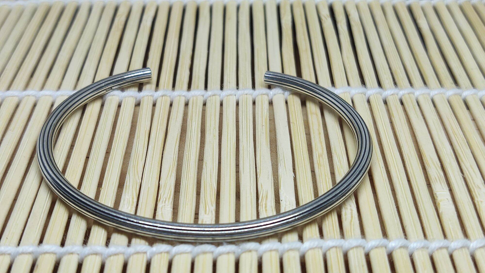 GauBee Charm bạc 925 kiềng C sọc tb xỏ