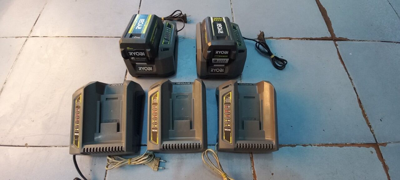 xạc ryobi 36v 5a ( xạc nhanh )