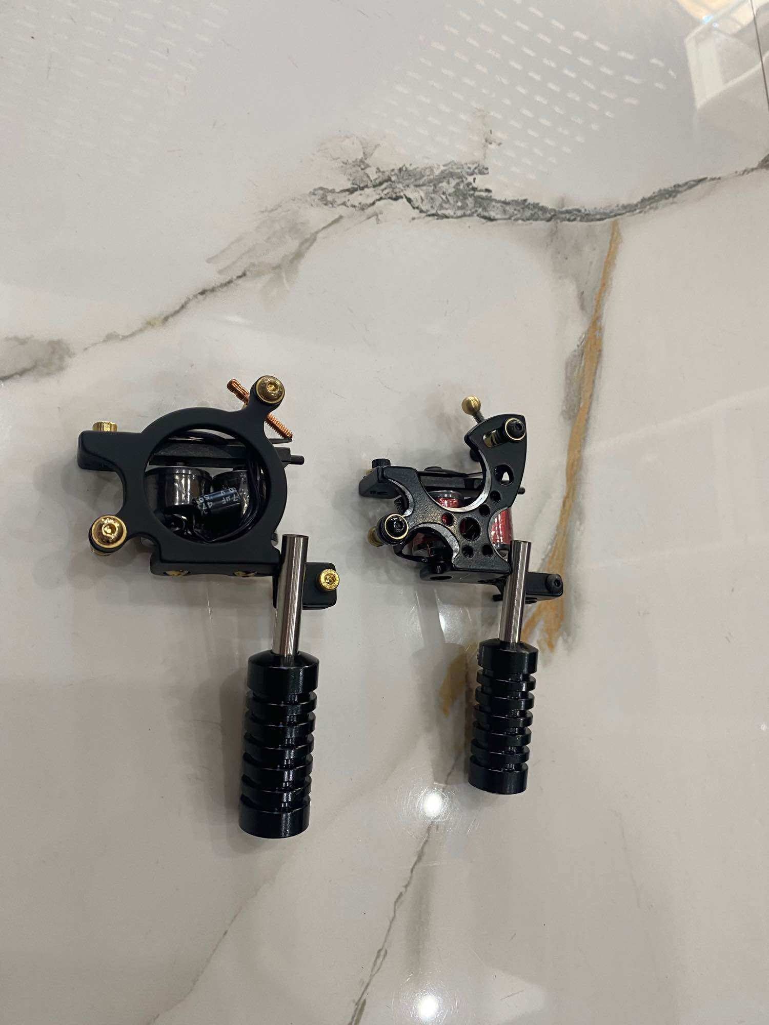 Cặp máy xăm Trung Cấp : 1 khung + 1 màu