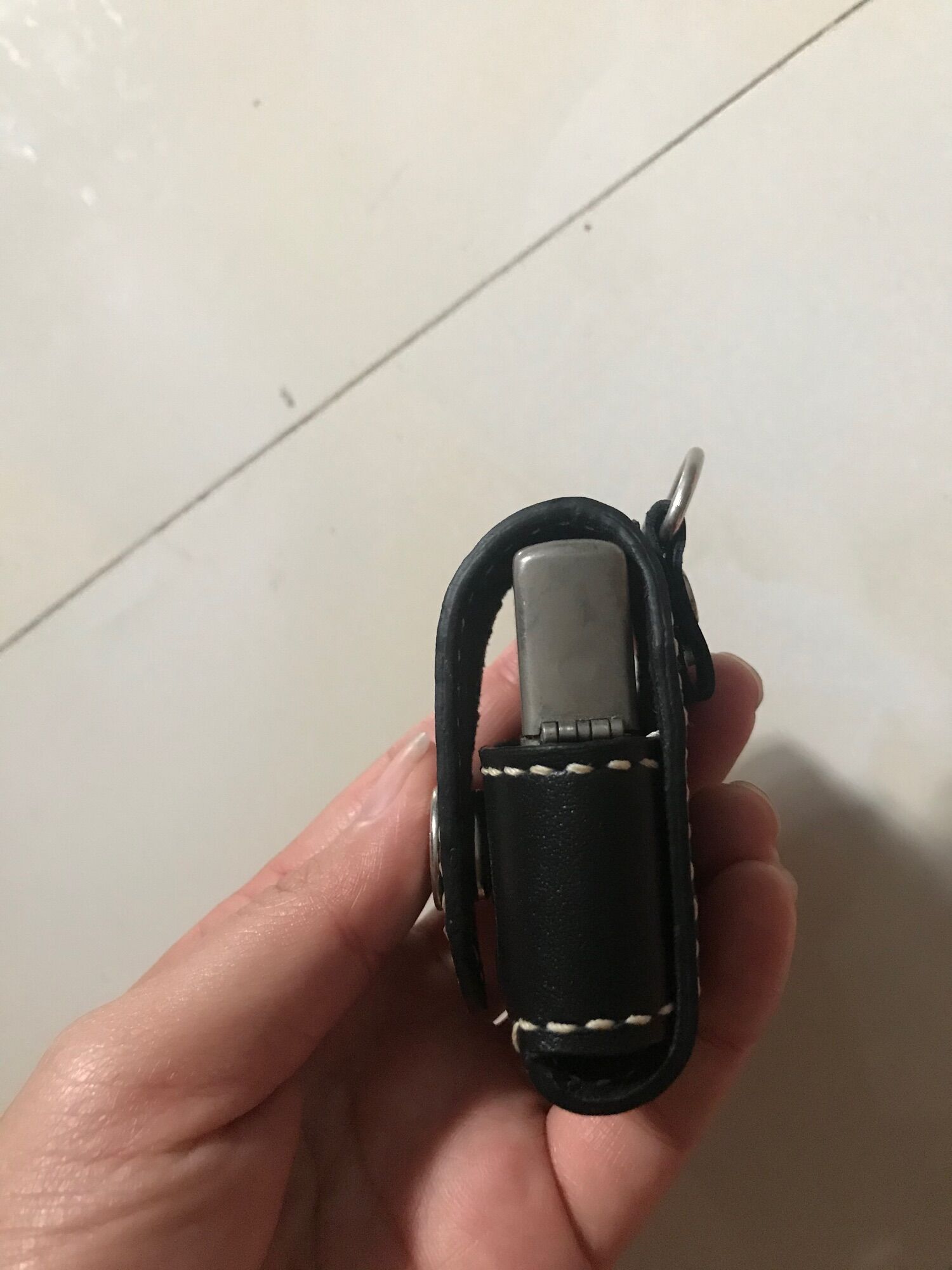 Bao da zippo da bò đen