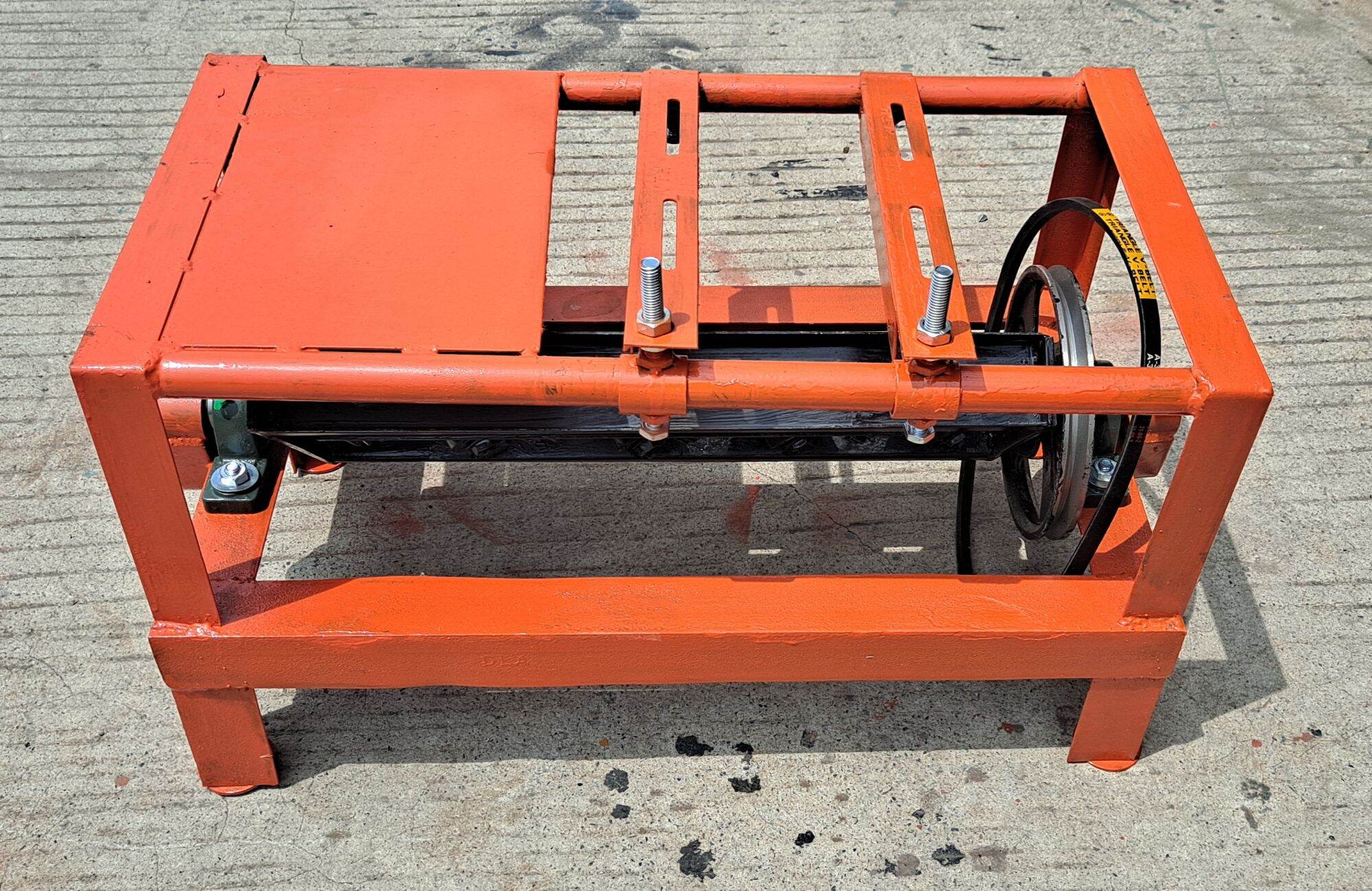 máy duỗi sắt 6,8 con lăn thép