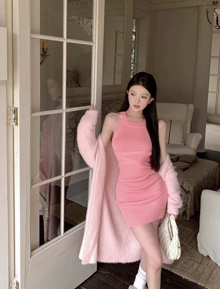 Đầm Len Body Cổ Yếm Sát Nách Tôn Dáng