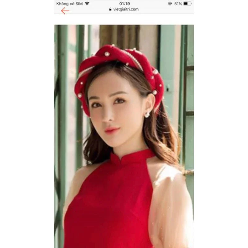 Mấn đủ màu mặc áo dài , bê tráp