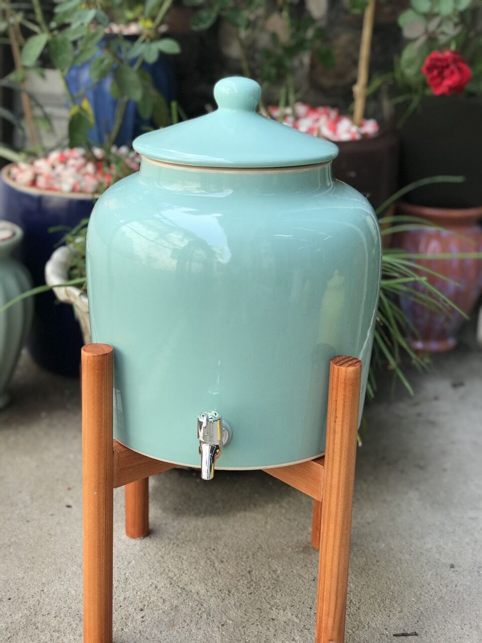 Kệ gỗ đựng bình nước 4 lít,5 lít và 6 lít