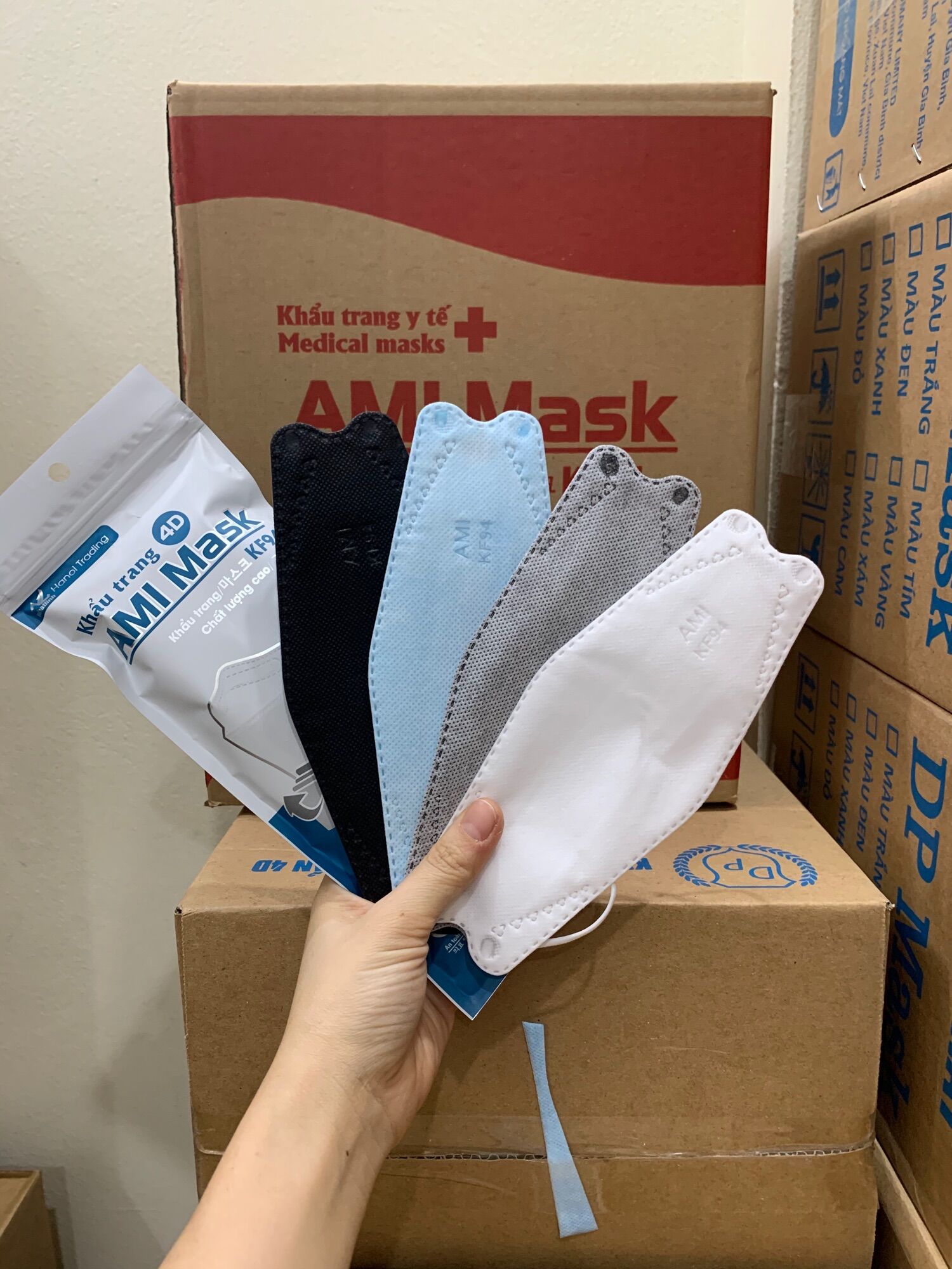 sỉ 1 thùng khẩu trang KF94 4d Ami (300 cái)