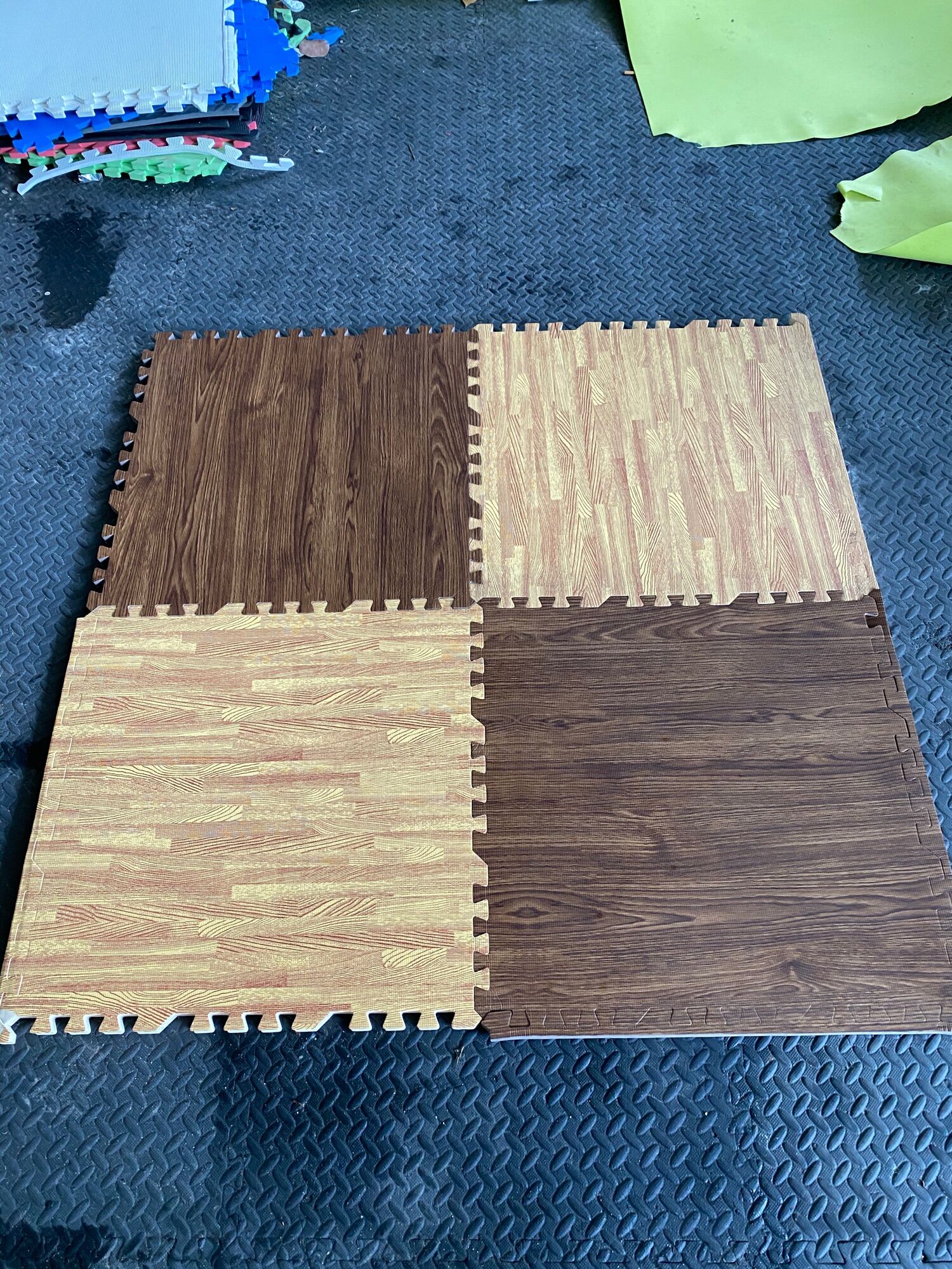 Thảm xốp lót sàn vân gỗ 60×60×1cm