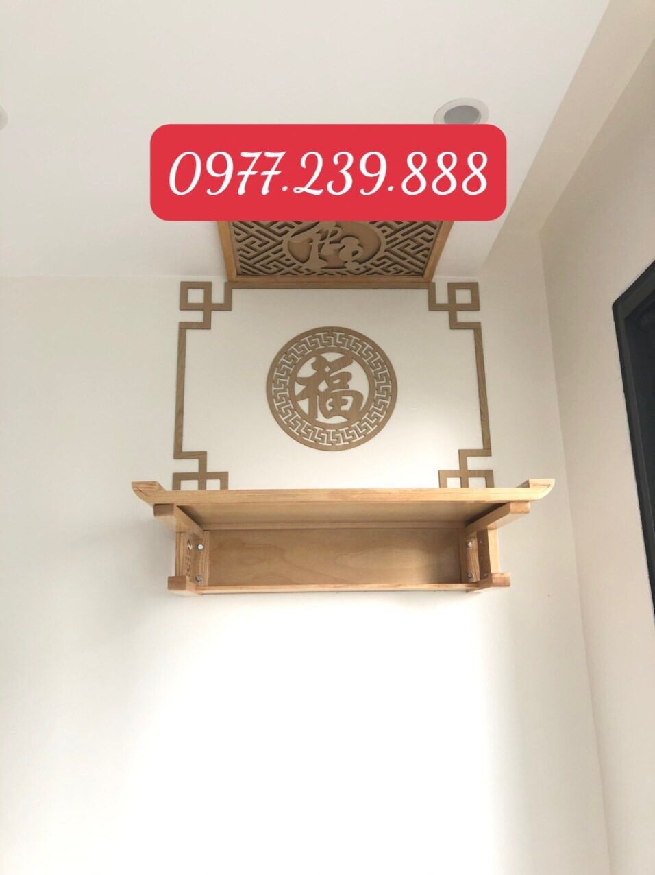 Bàn thờ gỗ sồi 107cm kèm chữ, chắn khói