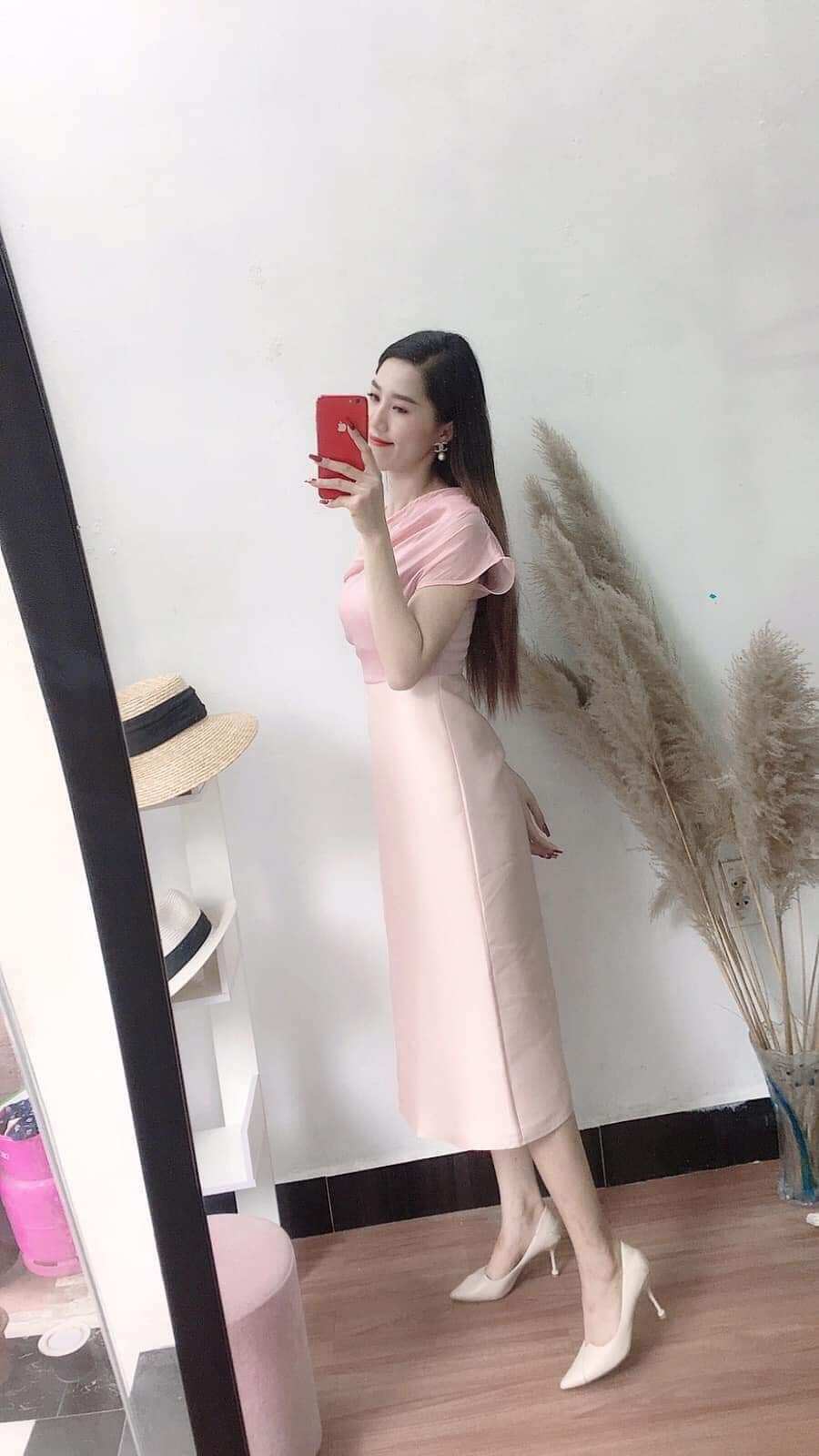 Đầm cổ đổ dáng A đính ngọc Monoco