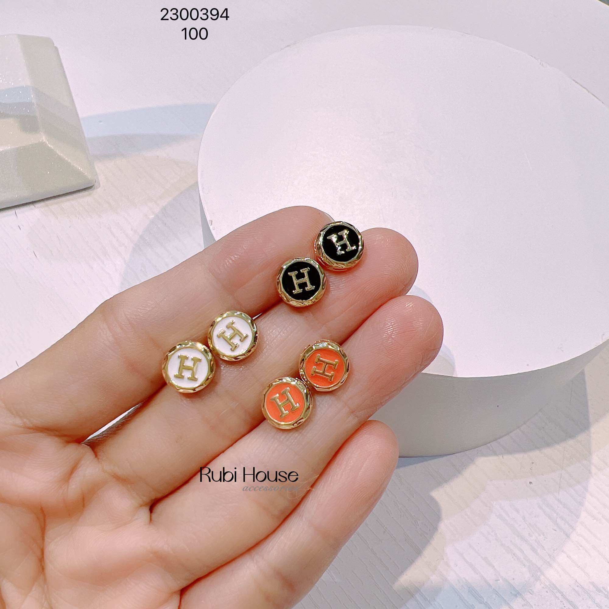 Bông tai nụ tròn chữ H size mini