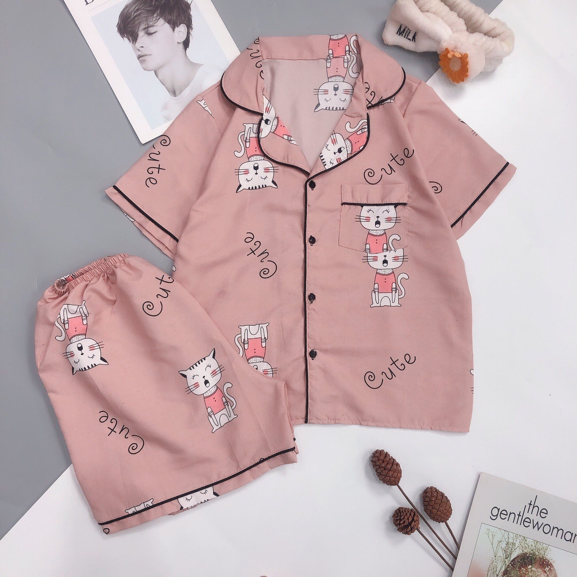 Set bộ đồ ngủ cộc đùi Kitty Hồng Sậm