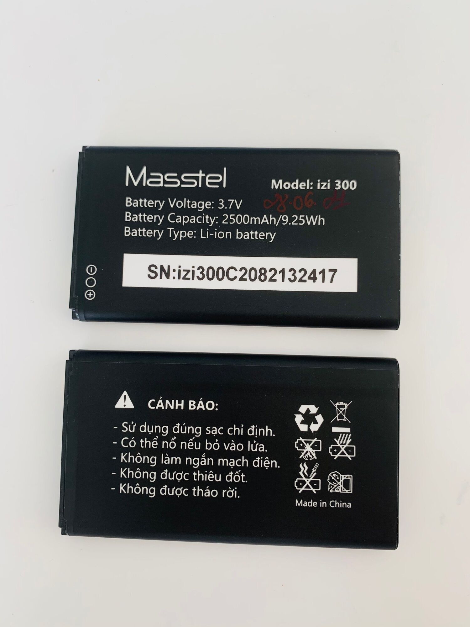 Pin masstel izi300 mới 100%