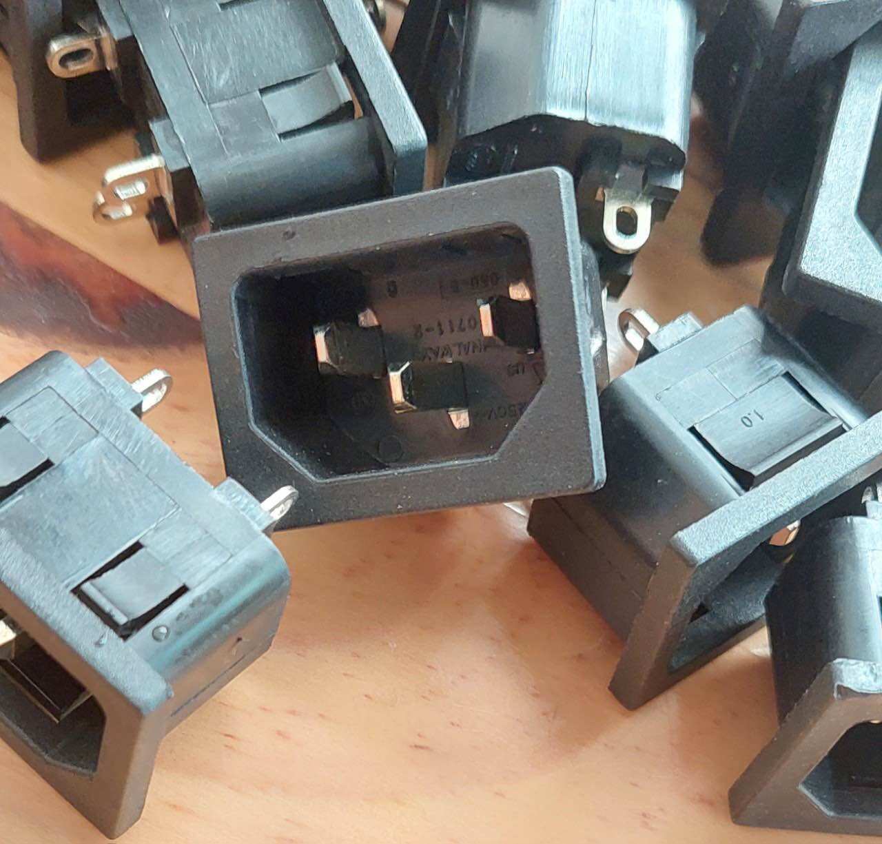 Jack nguồn ac 3 chân. 10a-250v.