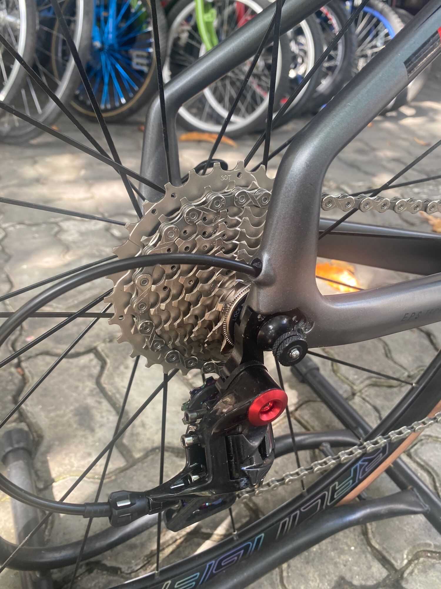 XE ĐẠP THỂ THAO ĐUA TWITTER CYCLONE PRO R22