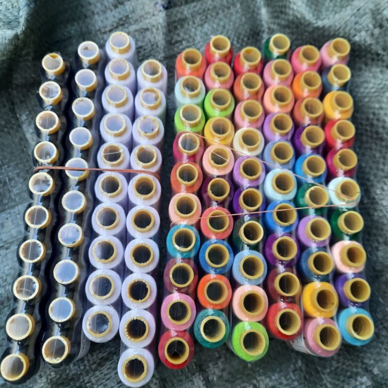 Vỉ 10 cuộn chỉ may (Màu/đen/trắng)