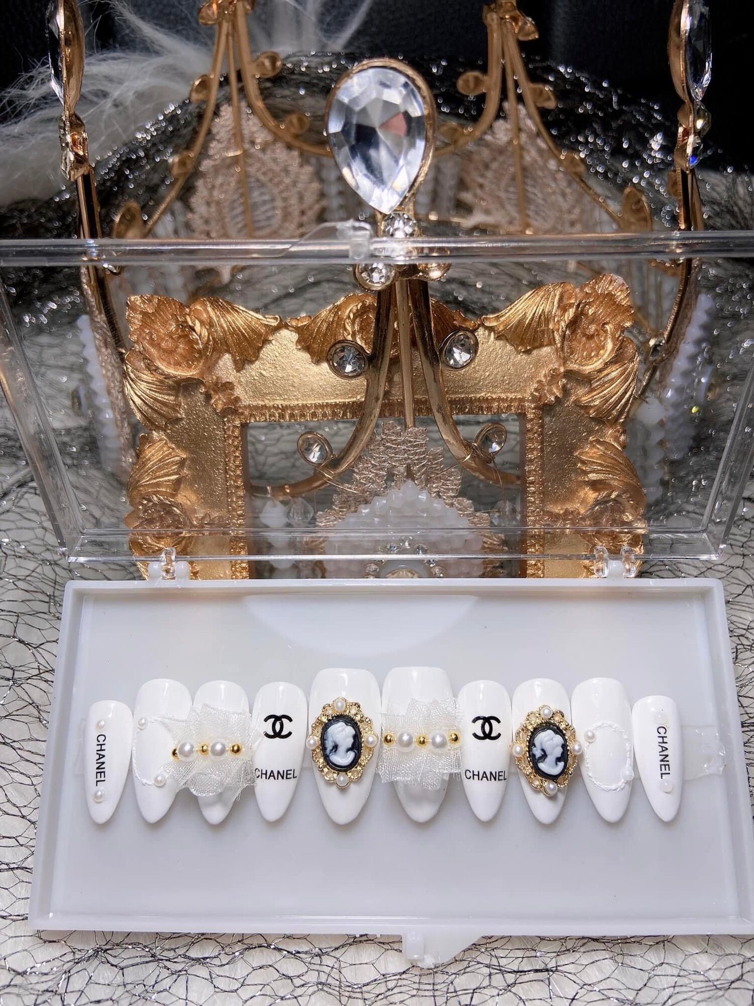 Nailbox thiết kế mẫu trắng đen