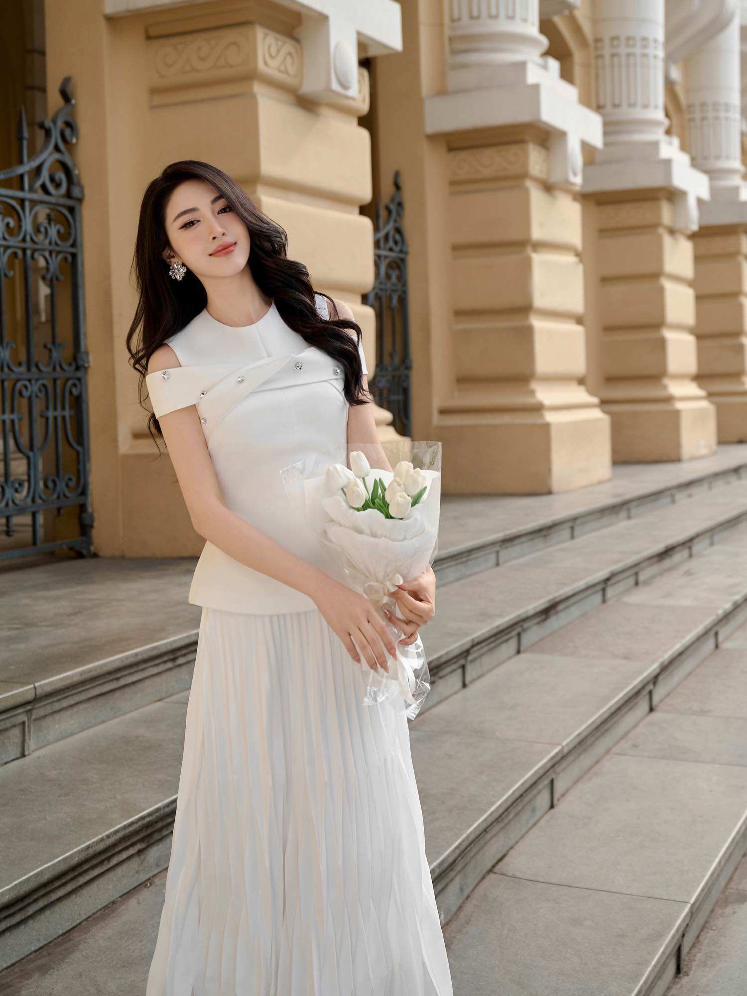 LAGOM - Áo kiểu nữ trễ vai kết đá (SHAYLEE TOP)