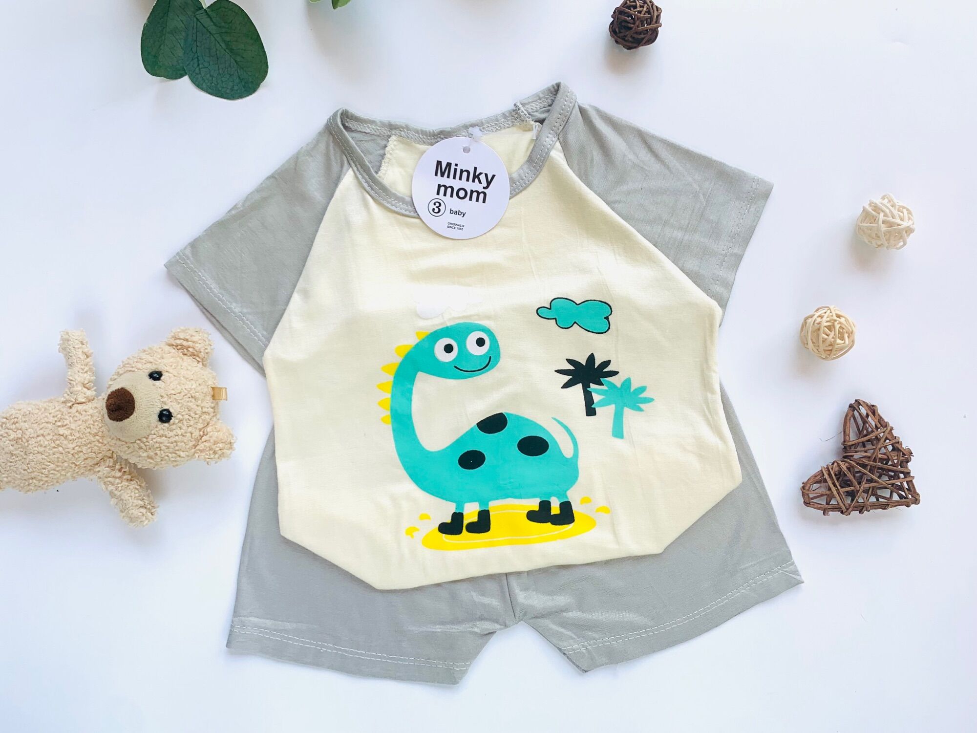 Bộ quần áo thun lạnh cộc tay cho bé trai bé gái in hình khủng long