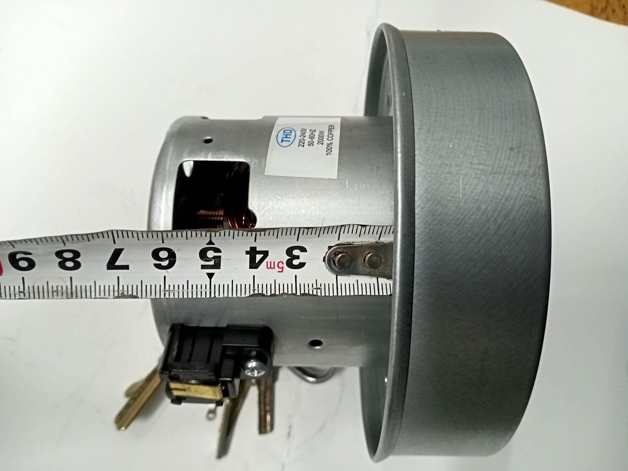 Động cơ máy hút bụi công suất 2000w.