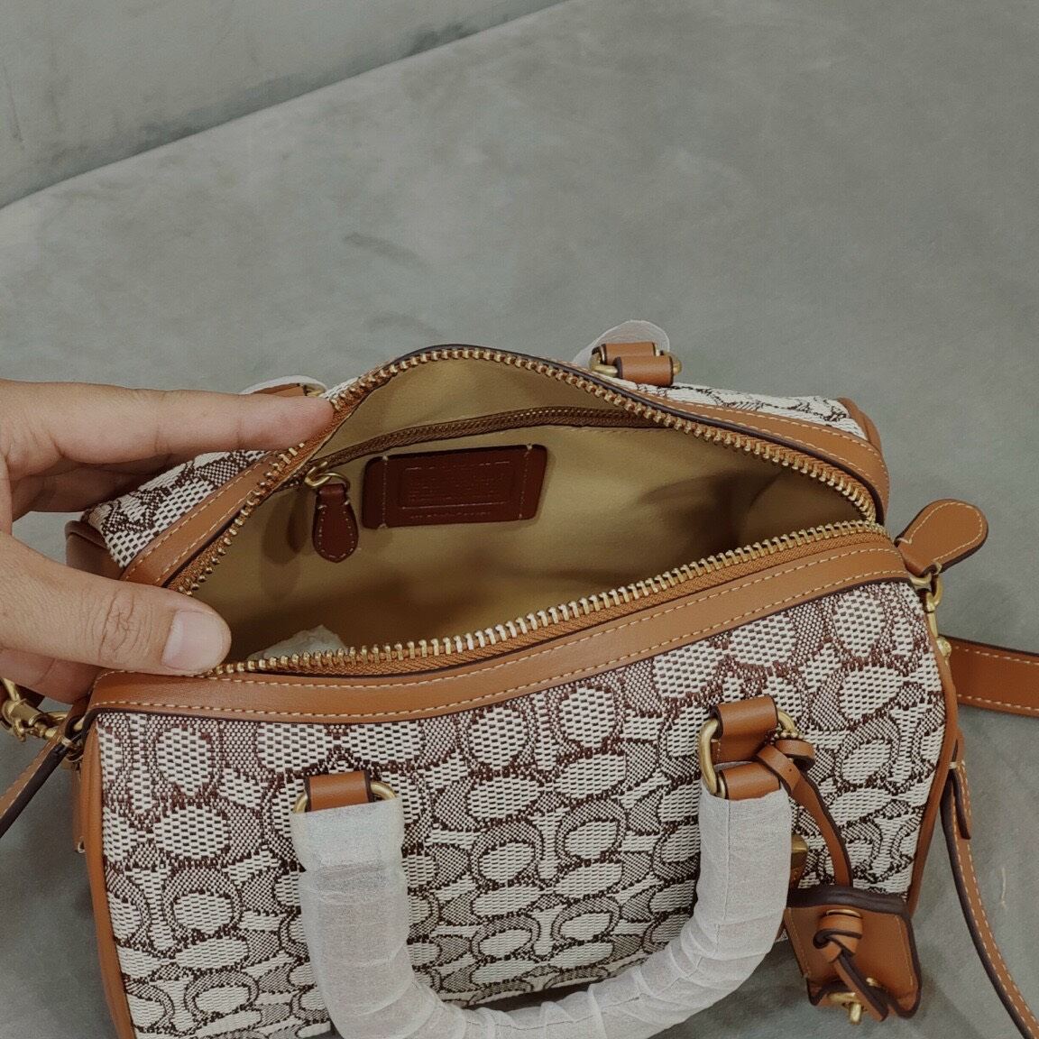 Túi NEW C🅾️AC*H RUBY SATCHEL 25 siêu sang chảnh