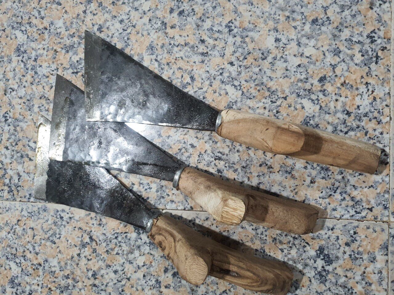 Chét làm cỏ vườn nhỏ
