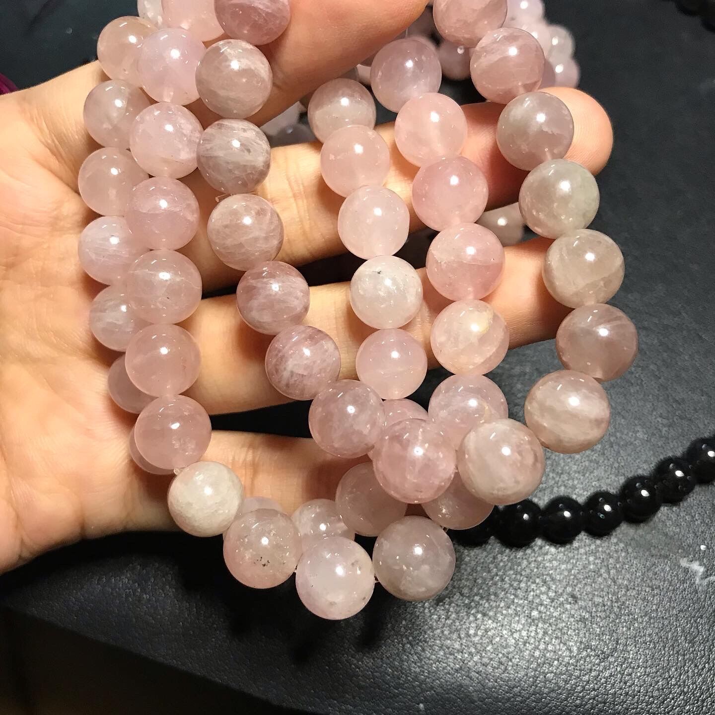Vòng tay hạt đá thạch anh Hồng Rose Quartz