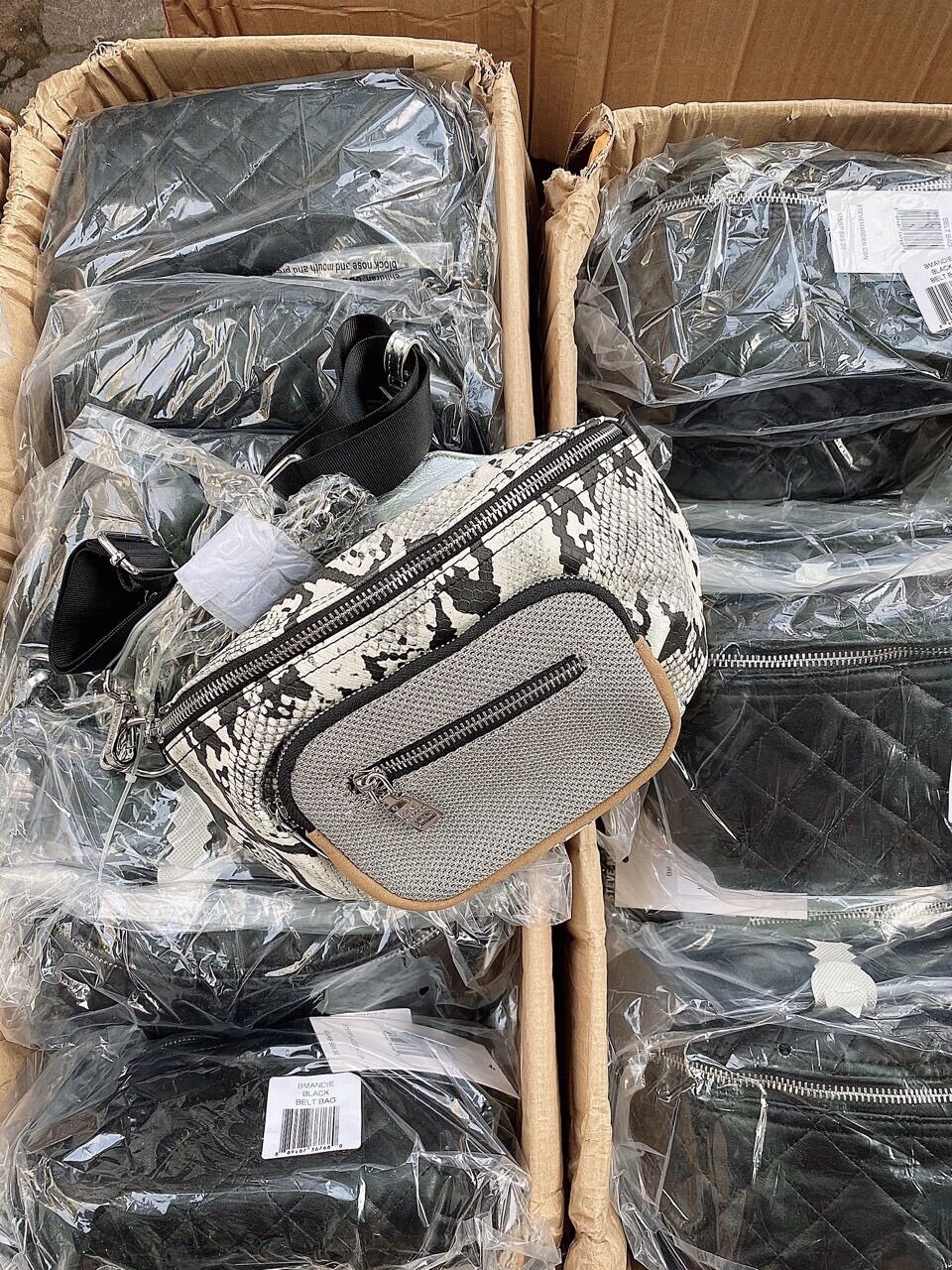 TÚI BAO TỬ STEVEN MADDEN BELT BAG