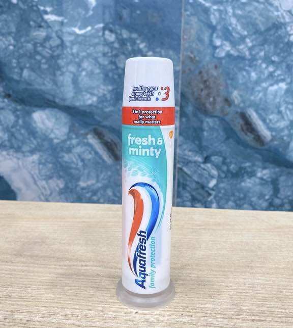 Kem đánh răng Aquafresh UK dạng ống 100ml