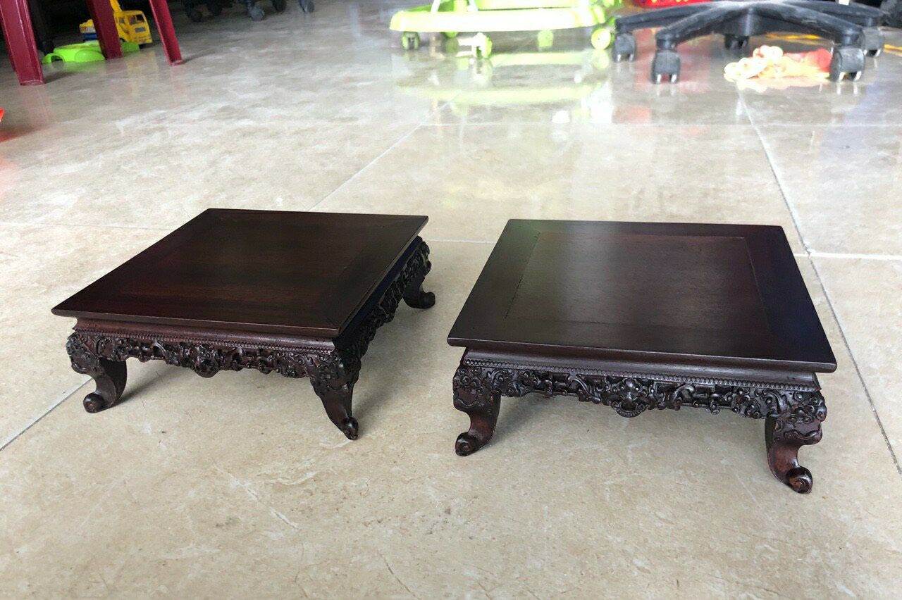 Kỷ kê đồ sứ vuông 20cm gỗ gụ