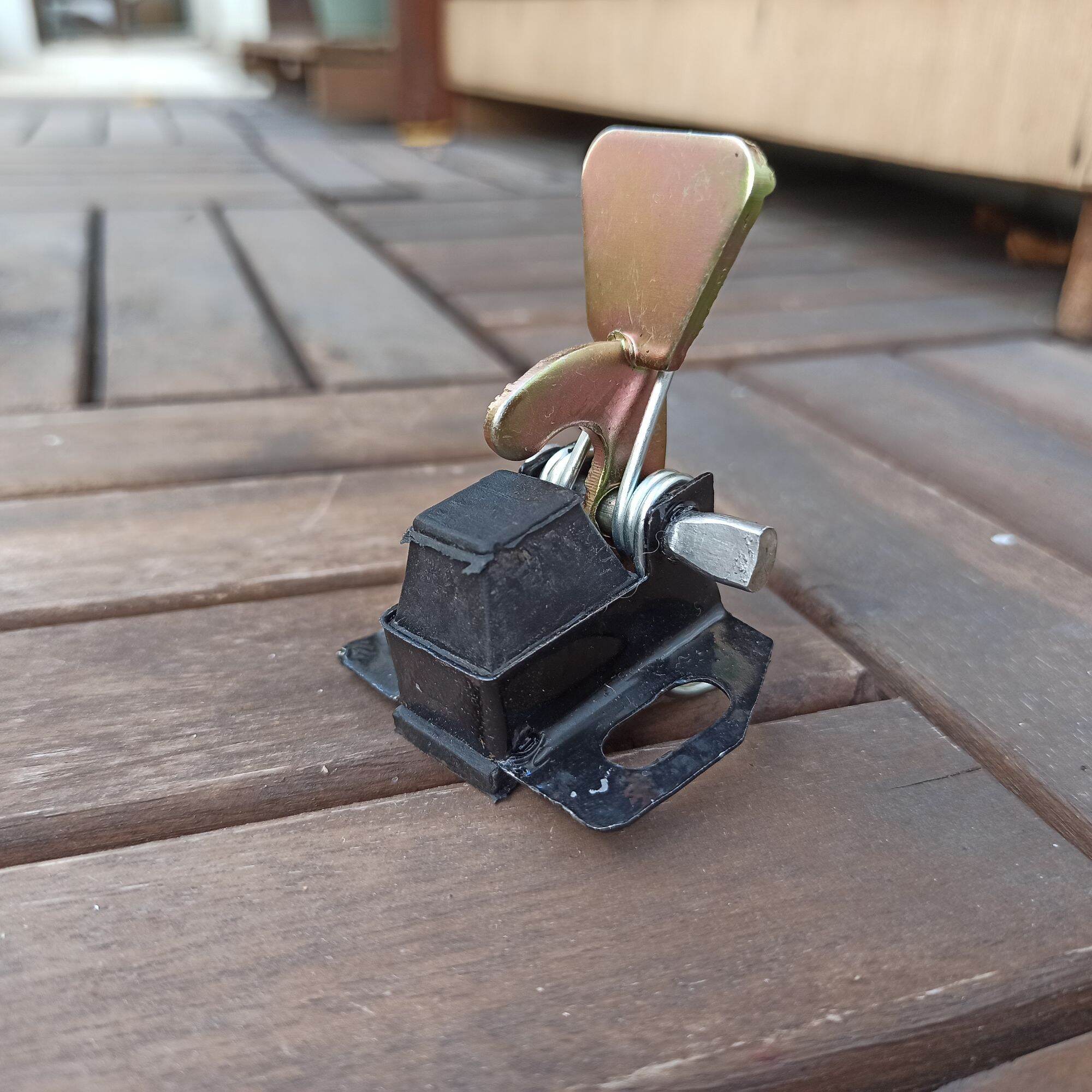 Khóa yên, cò yên, mỏ vịt cho yên dài cub c50, c65, c100