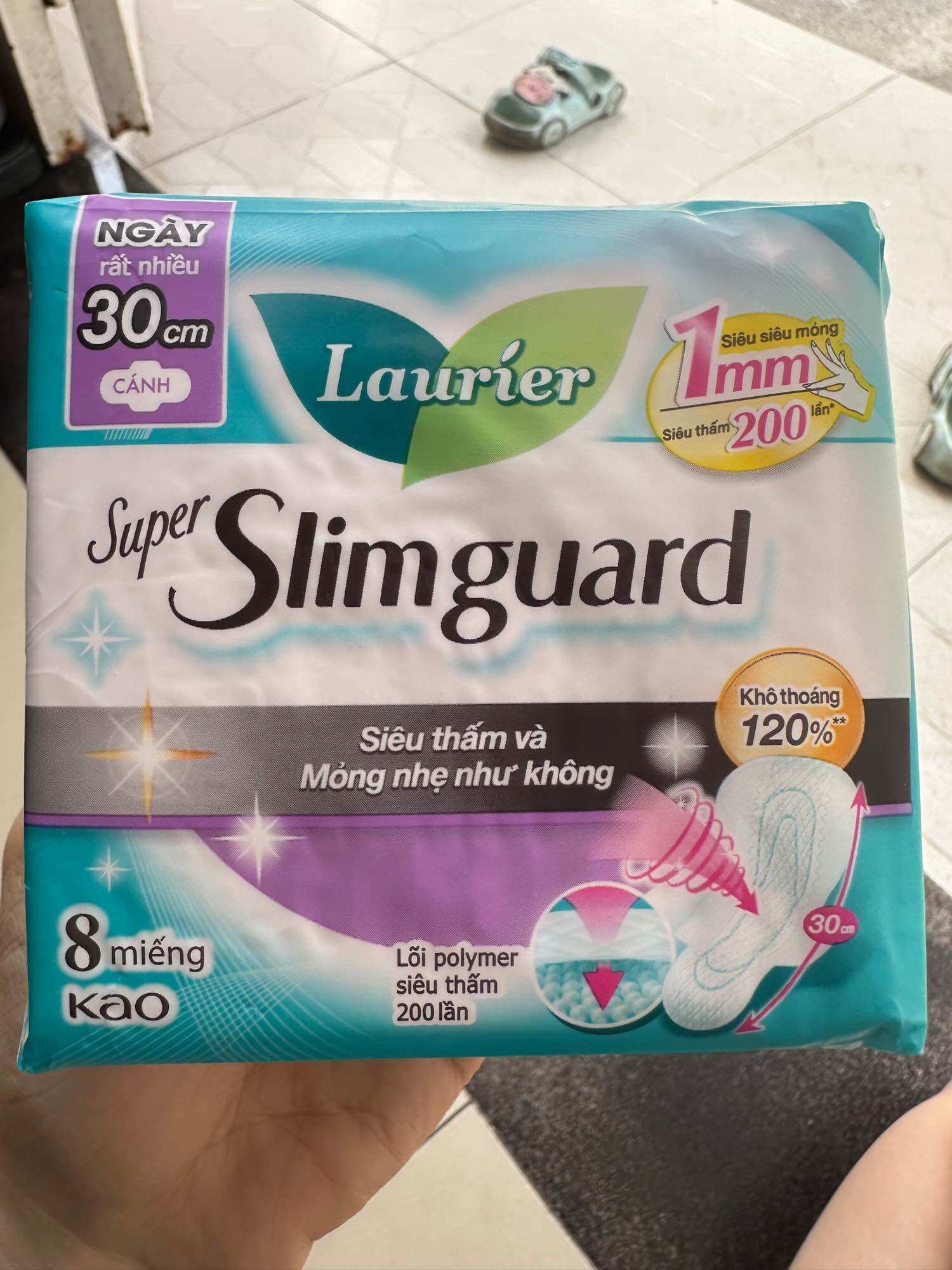 Băng Vệ Sinh Laurier Siêu Mỏng Bảo Vệ 1mm 30cm Super Slimguard 8 miếng