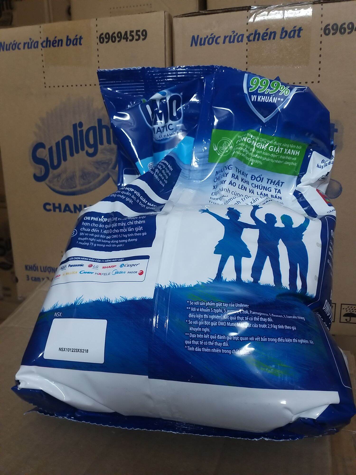 Bột giặt OMO 5.7Kg Giặt Máy