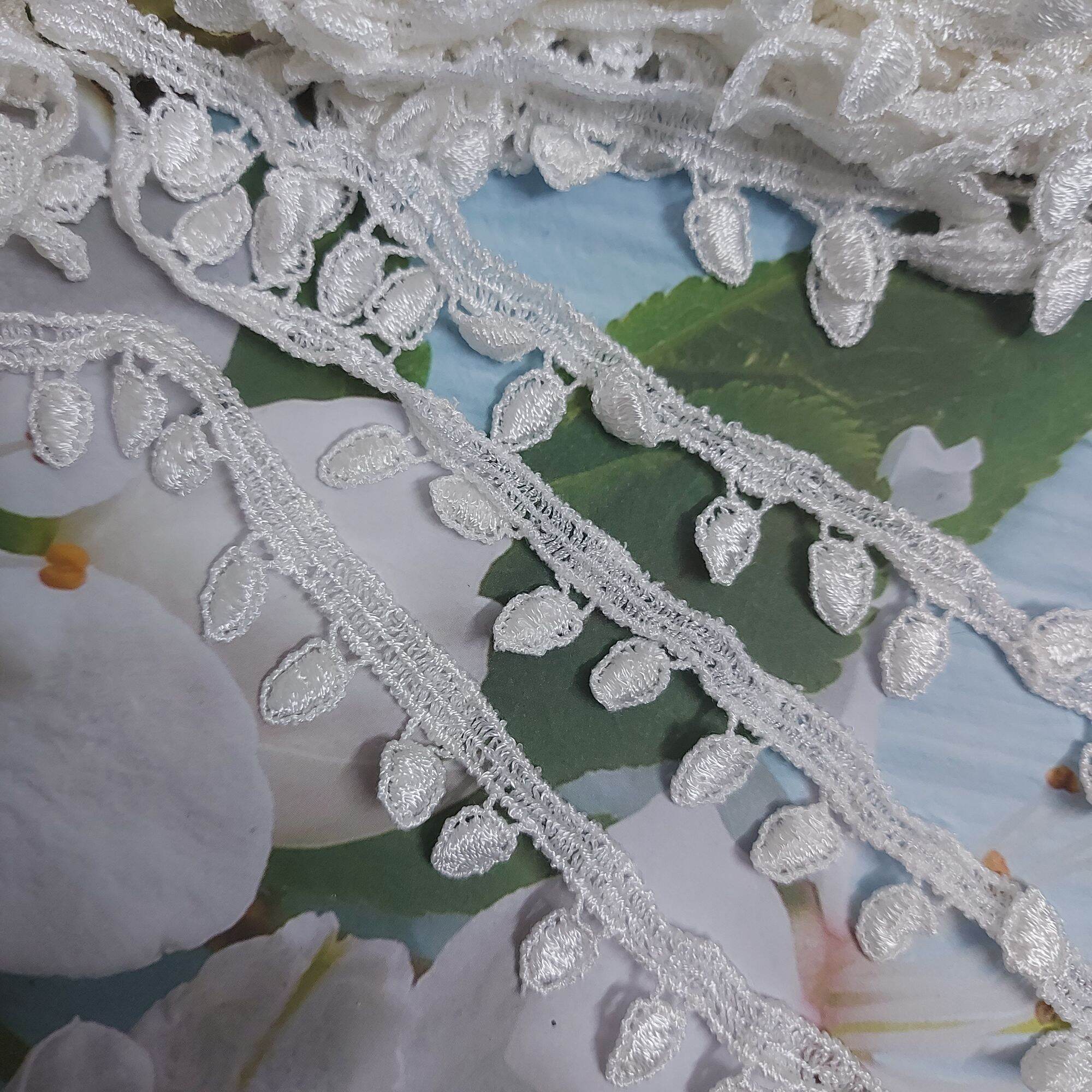 Ren chỉ cotton thêu chỉ bóng , bản rộng 1.8cm.