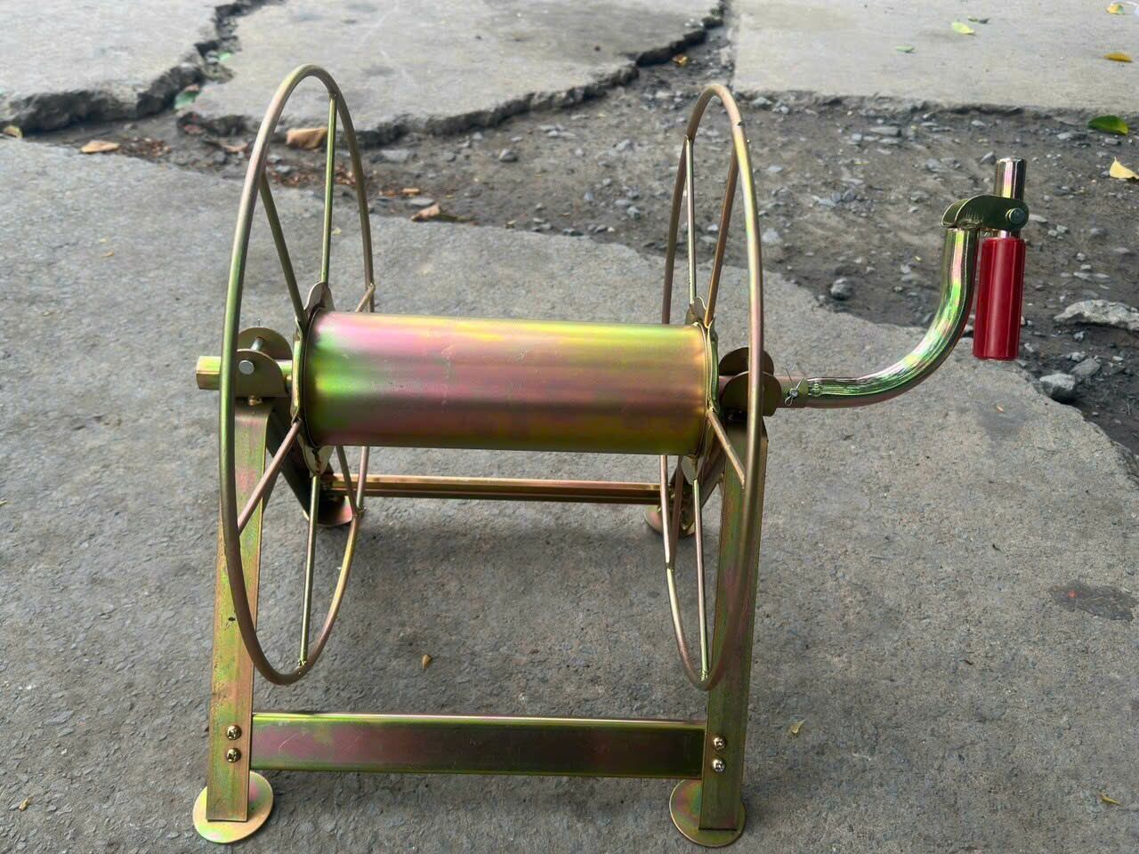 Rulo cuốn dây rửa xe phun thuốc trừ 100m.