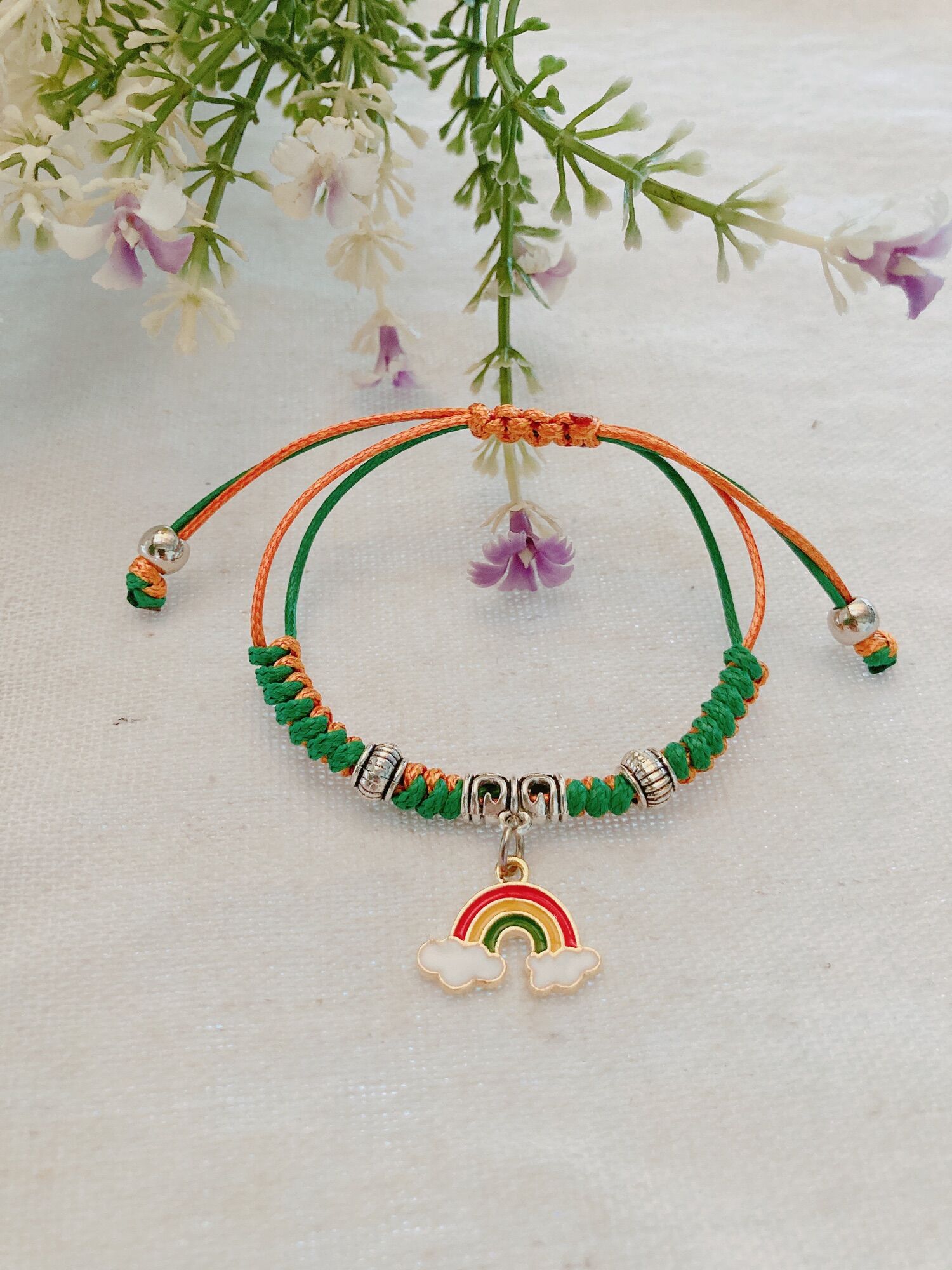 Vòng tay handmade cầu vồng