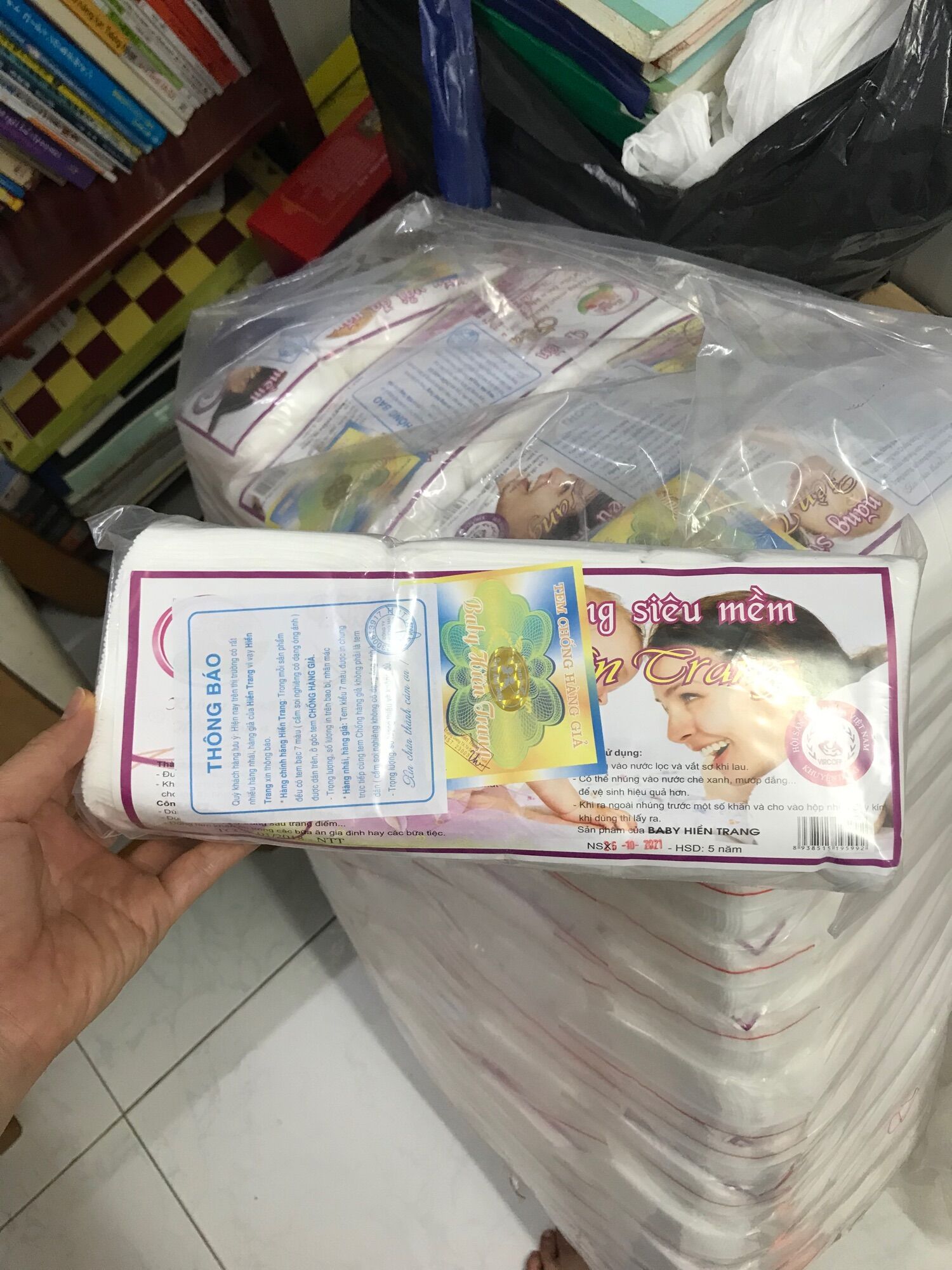 Compo 5 gói khăn Vải khô đa năng Hiền Trang.