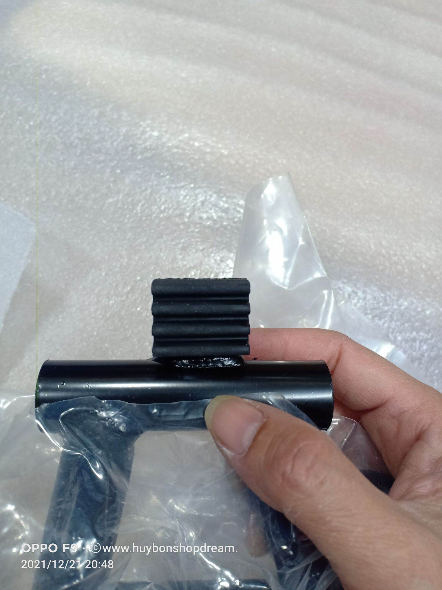 Cao su bịp chân chống giữa xe Thái