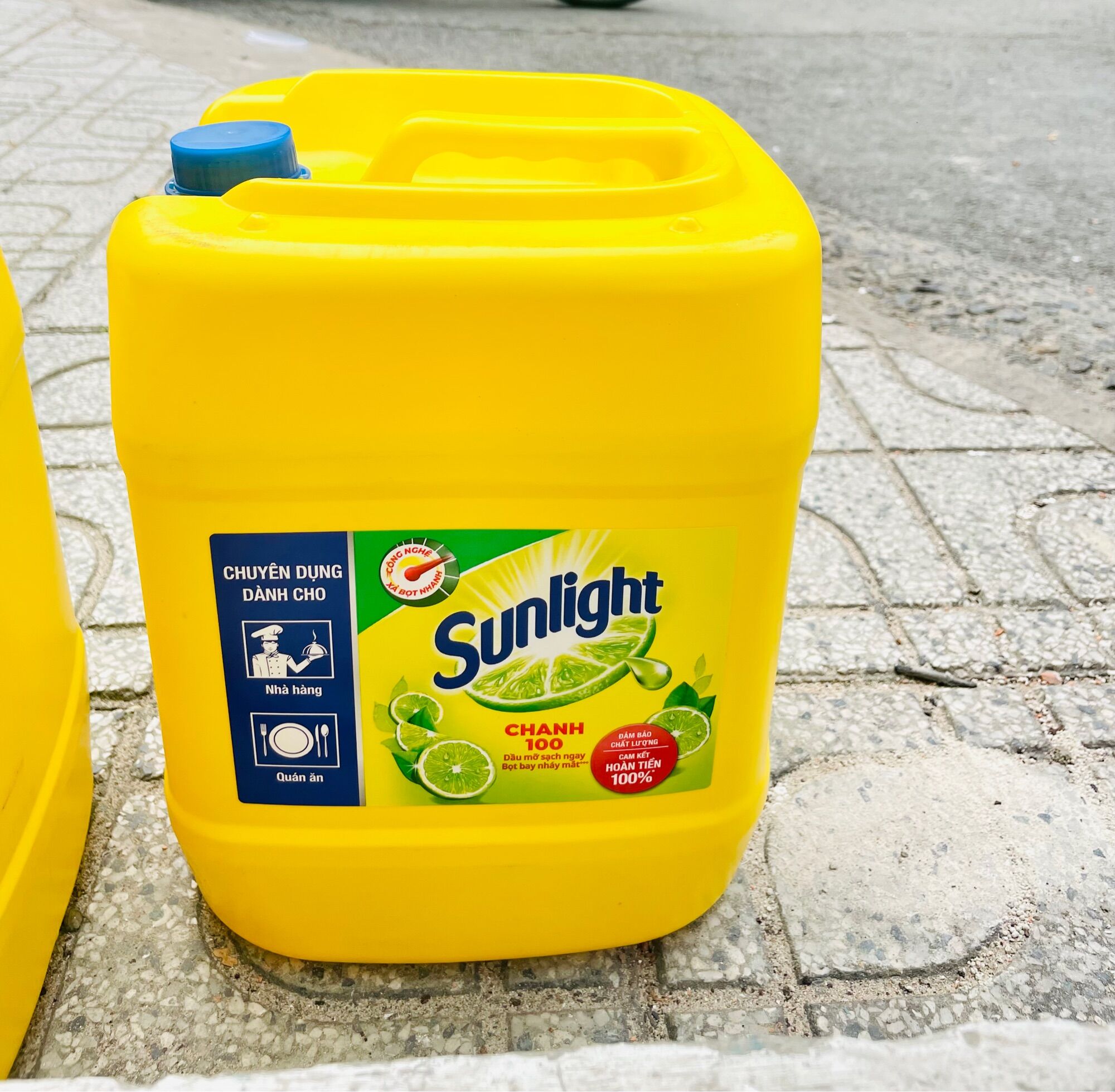 Nước Rửa Chén SUNLIGHT can nhựa lớn 9.5kg [Giá Sỉ]