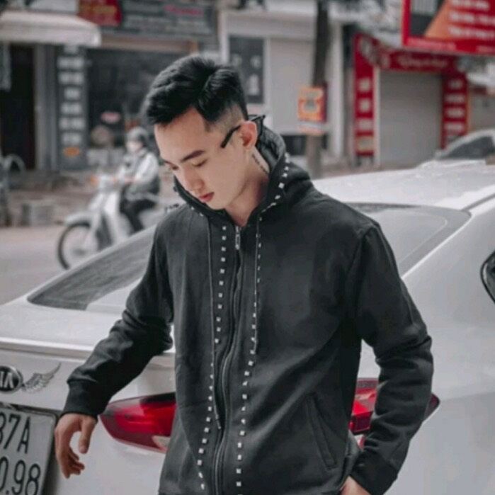 Áo khoác đính đinh đang hot