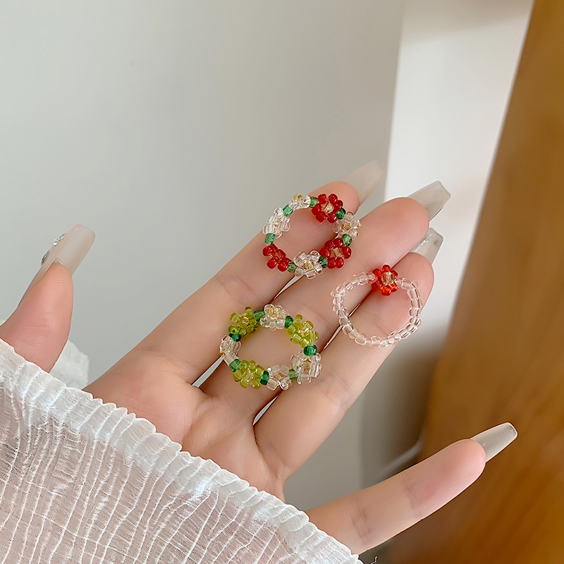 Nhẫn hạt cườm handmade kết hoa màu đỏ