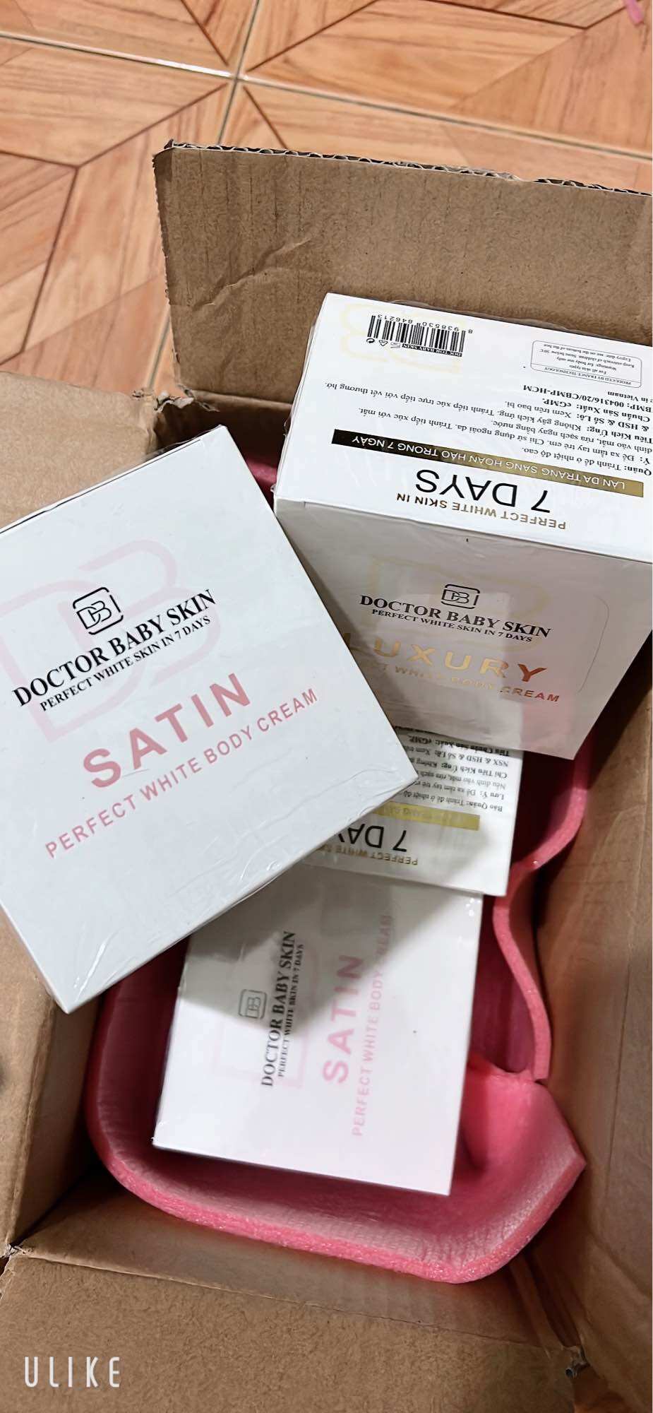 SỮA DƯỠNG THỂ TRẮNG DA SATIN