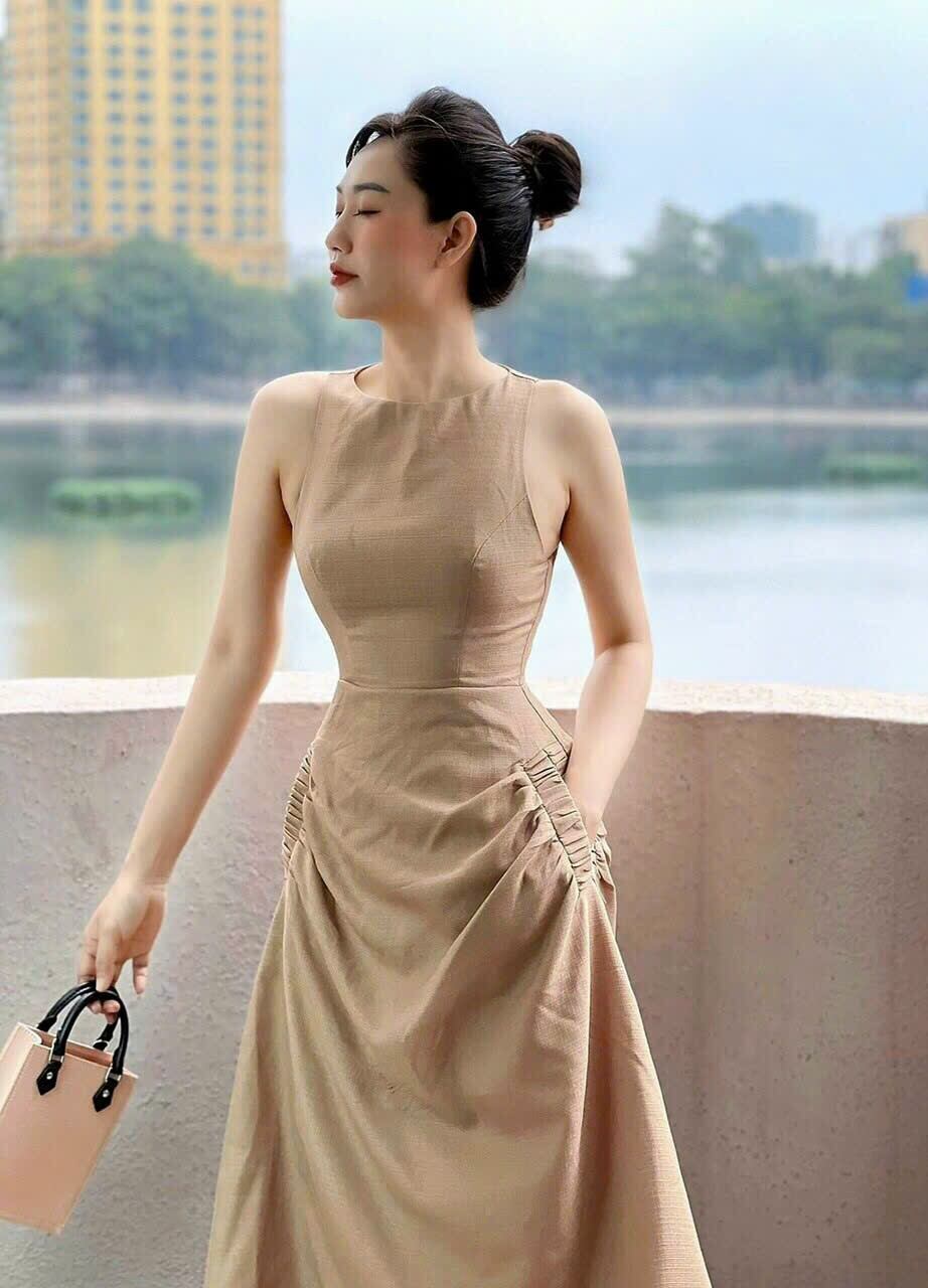 Đầm xòe cổ Yếm túi nhún cách điệu màu da sang trọng