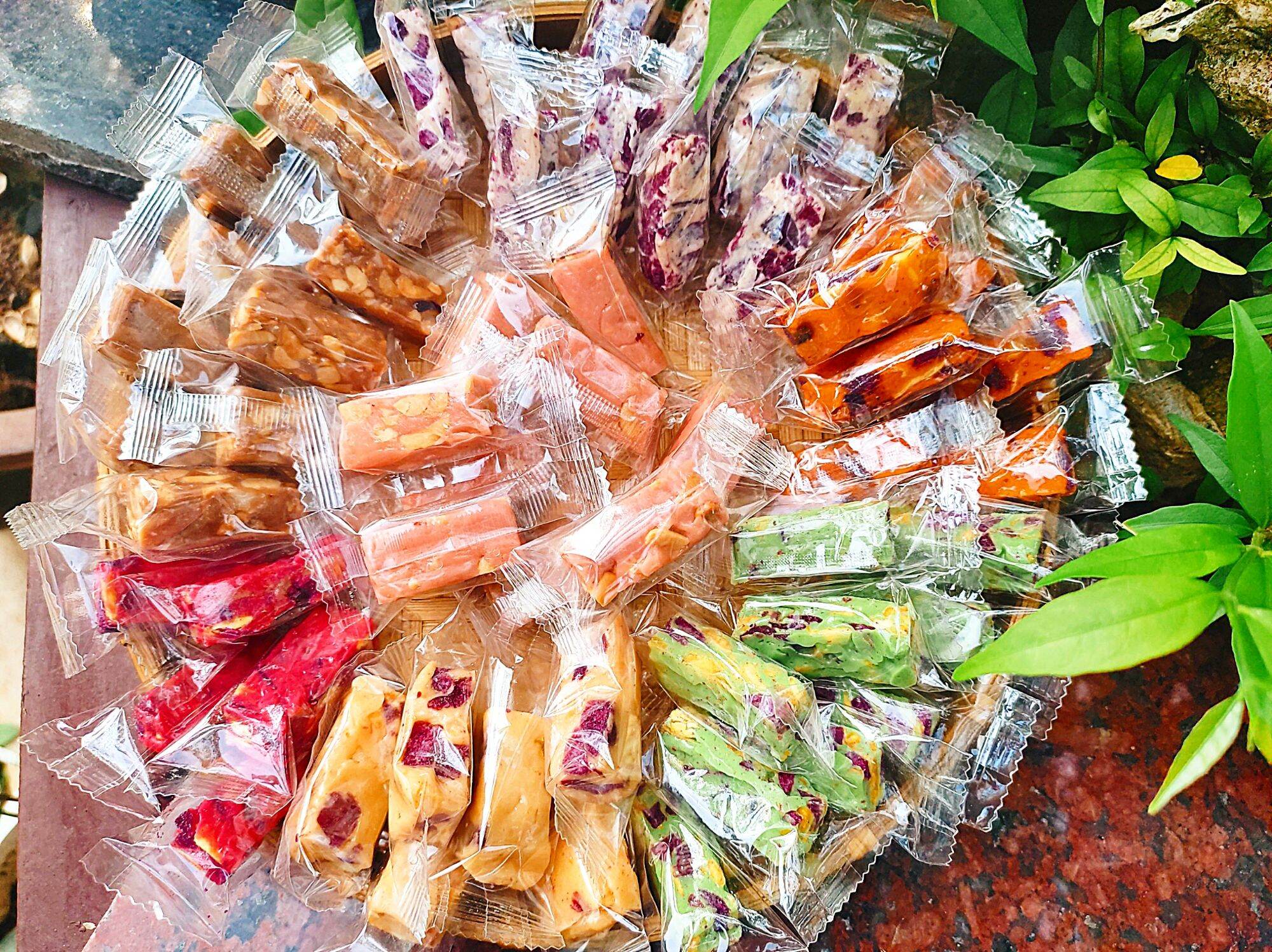 Kẹo dừa Hạnh Phúc 500g (Kẹo dừa trái cây mix hạt dinh dưỡng)