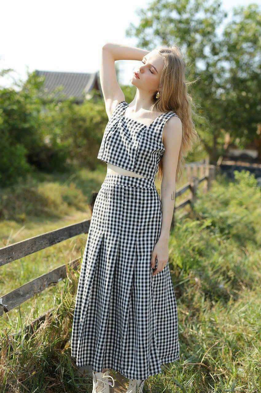 [HCM]SET ÁO CROPTOP CARO CHÂN VÁY XOÈ