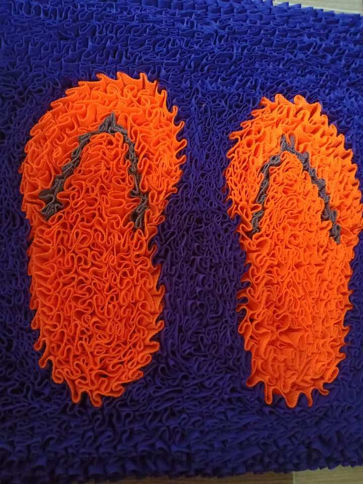 Thảm lau hình đôi dép dễ thương. kích thước 40*50cm